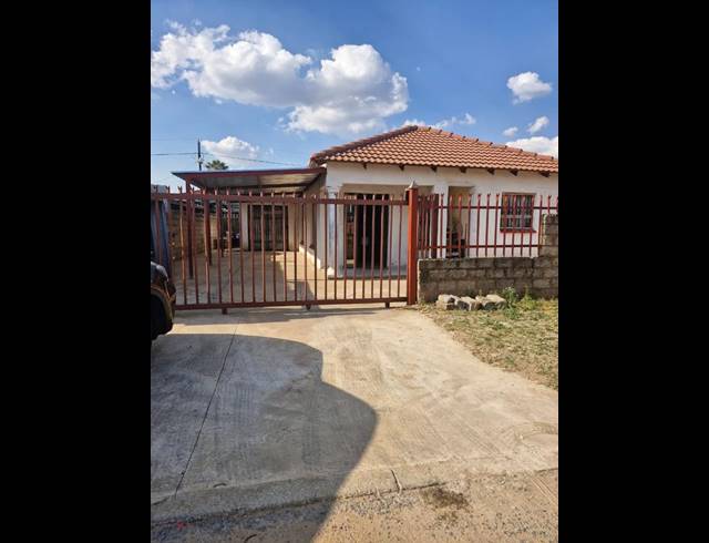 3 BEDROOM HOUSE FOR SALE IN KARENPARK